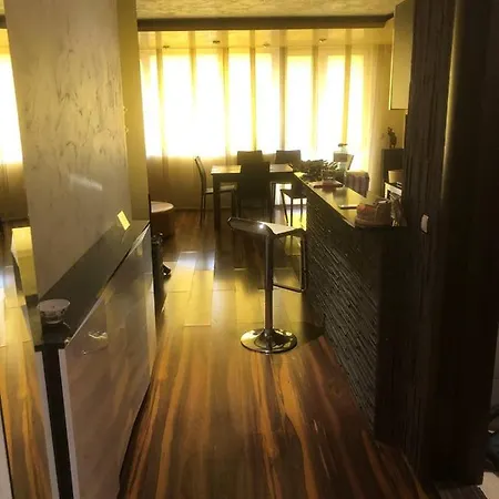 Family View Sunset Apartment